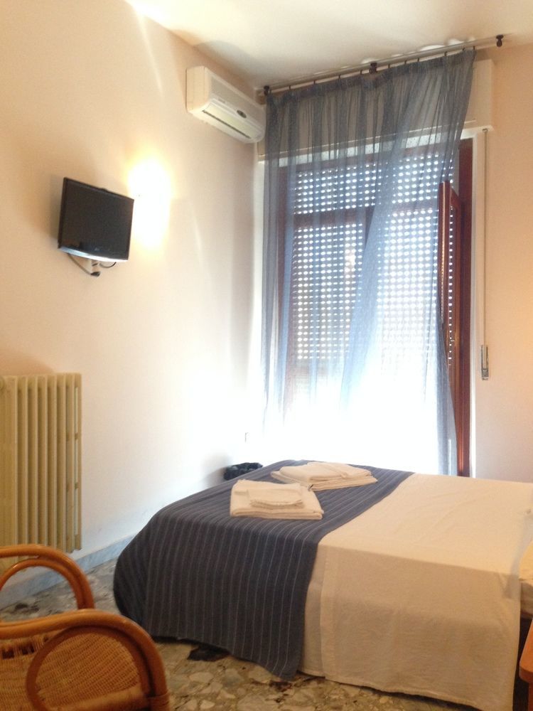 L'Attico Di Piazza Mazzini Rooms Lecce Zewnętrze zdjęcie
